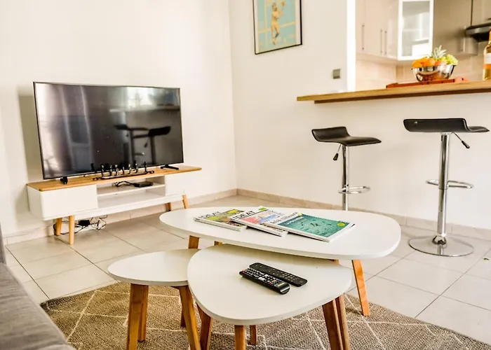 Daire Flavia - Balcony Glimpse Of The Sea Ajaccio (Corsica)