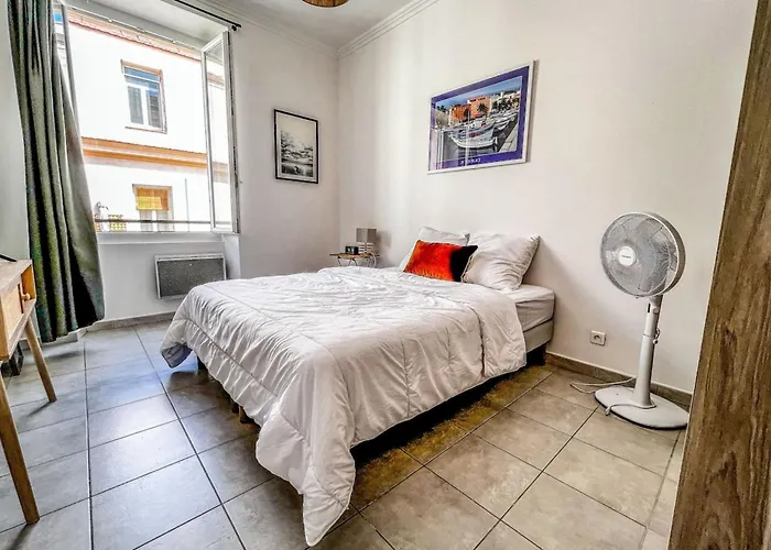 Flavia - Balcony Glimpse Of The Sea Daire Ajaccio (Corsica)