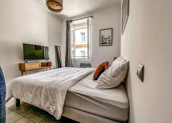 Daire Flavia - Balcony Glimpse Of The Sea Ajaccio (Corsica)