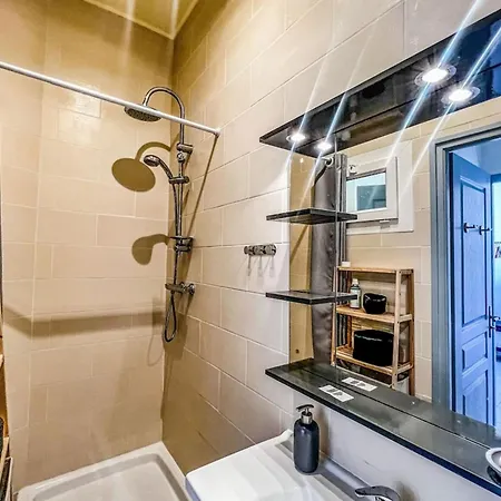 Apartment Flavia - Balcony Glimpse Of The Sea