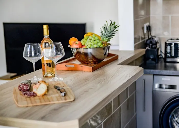 Flavia - Balcony Glimpse Of The Sea Lägenhet *